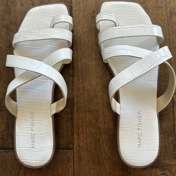 Marc fisher White Croc Sandals Brand New - Picture 3 of 3
